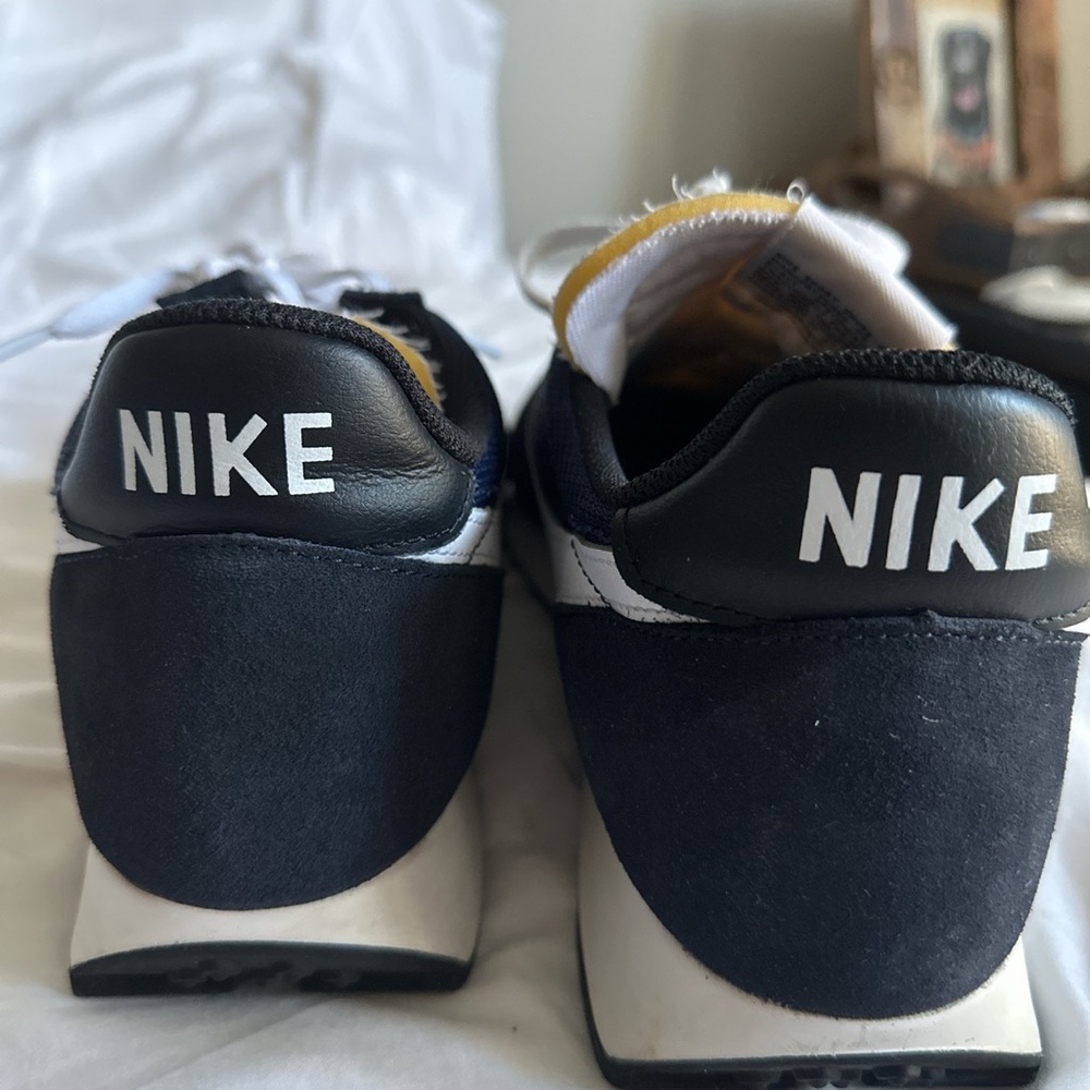 Nike Tailwind 79
